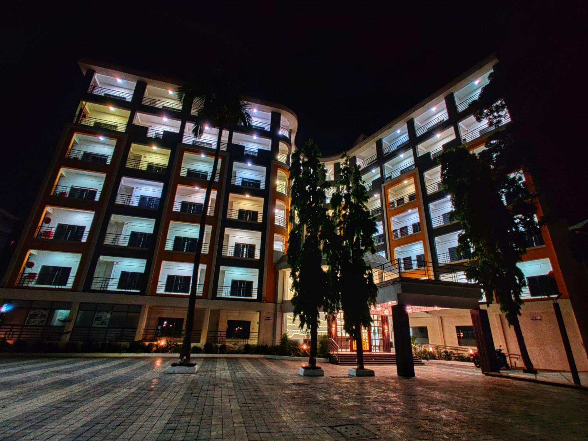 Golden Chariot Hotel Даман Екстер'єр фото