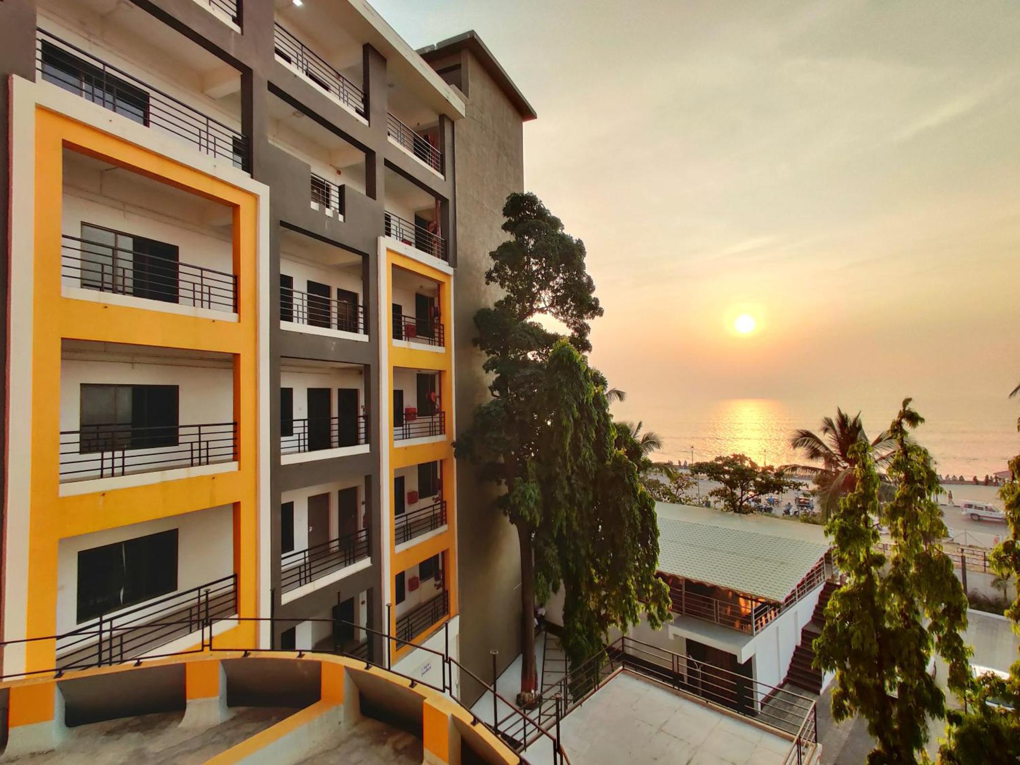 Golden Chariot Hotel Даман Екстер'єр фото