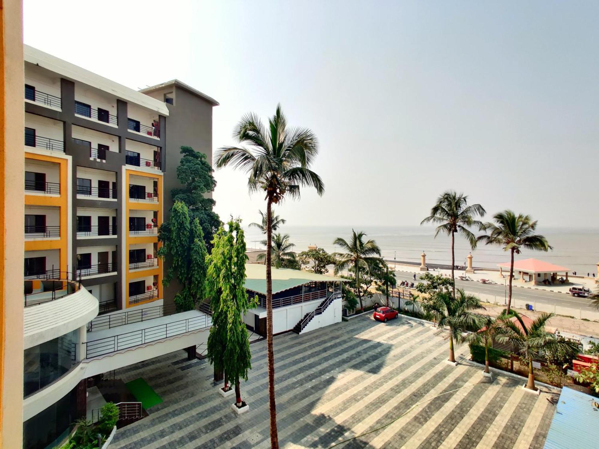 Golden Chariot Hotel Даман Екстер'єр фото